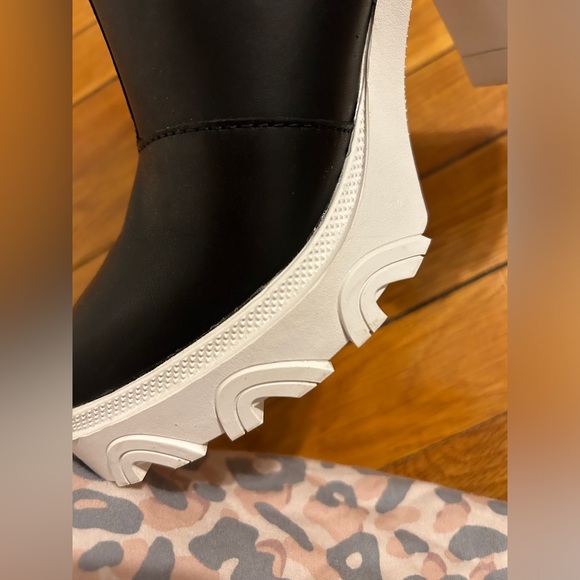 SOREL Womens Leather Pull On Chelsea Boots - Picture 5 of 16